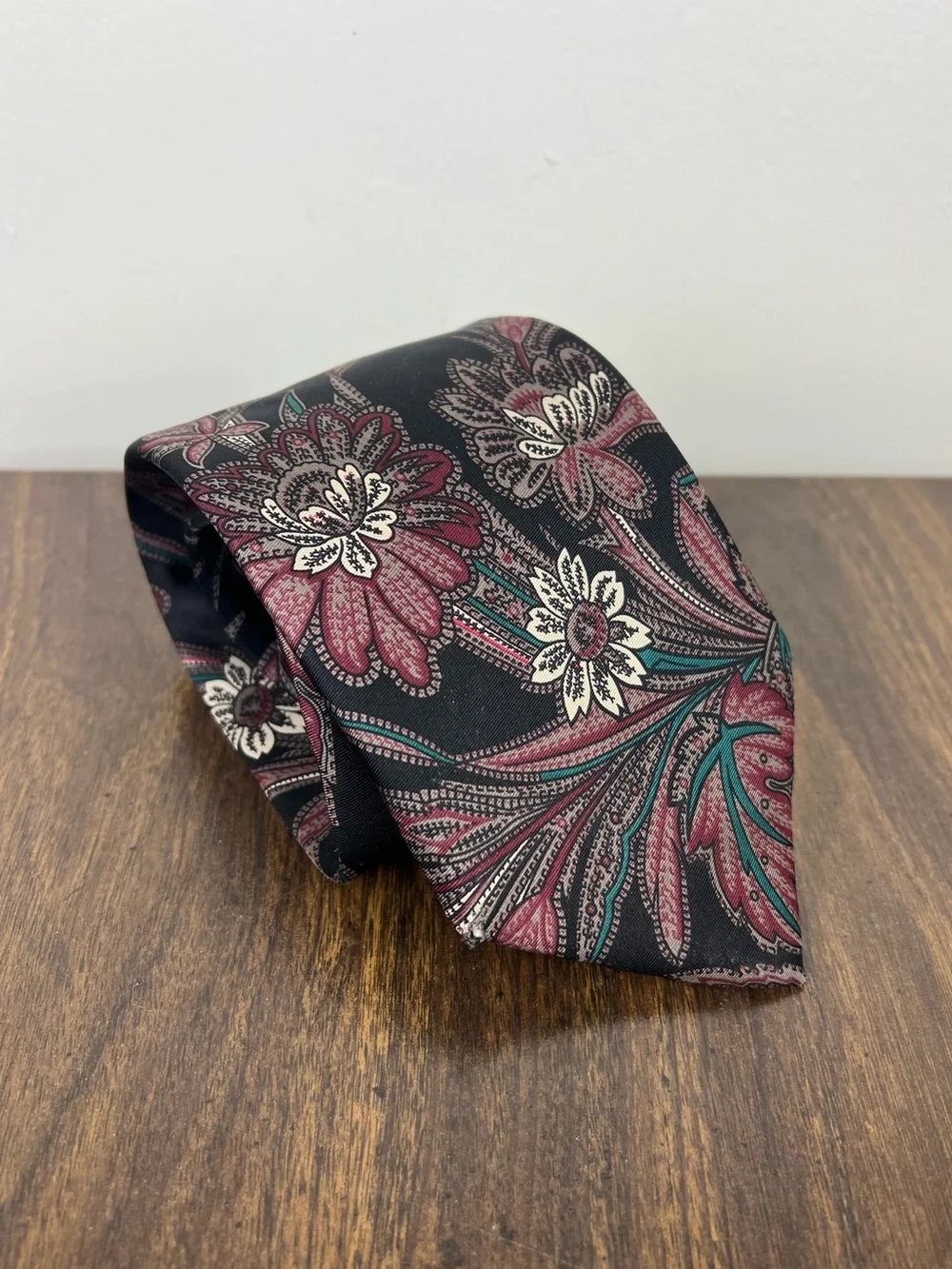Vintage 1980-90s Land's End 100% Silk Men’s Tie USA Floral Botanical Hipster